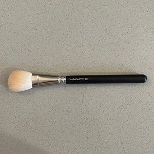 MAC 133 Brush